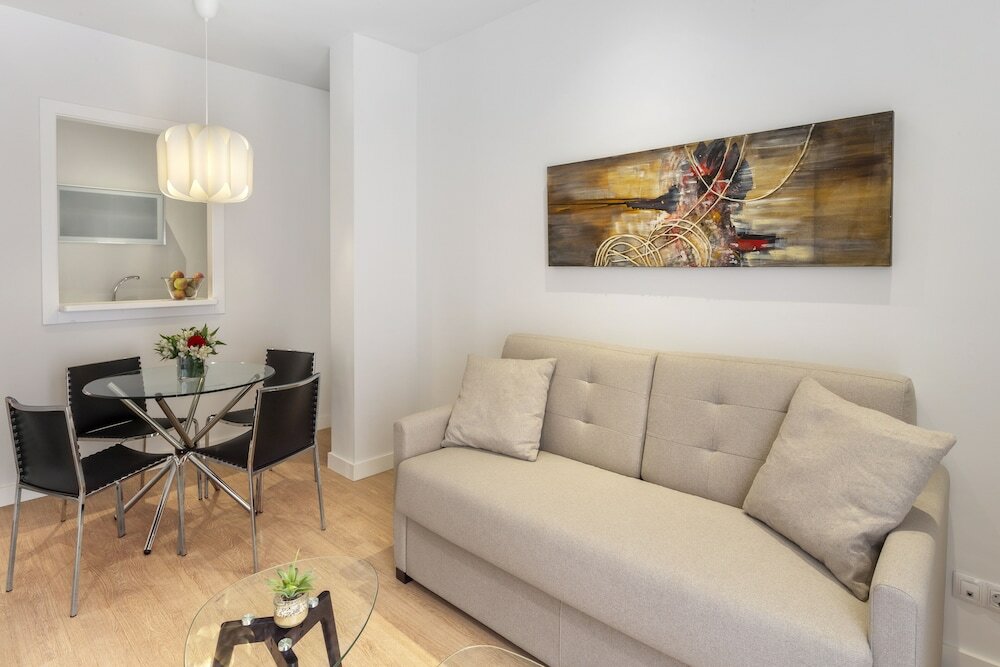 Фото Apartamentos Metrópolis Sevilla