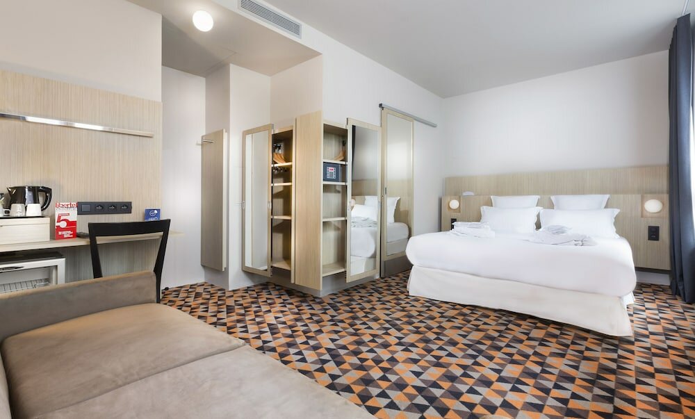 Фото Libertel Gare Du Nord Suède