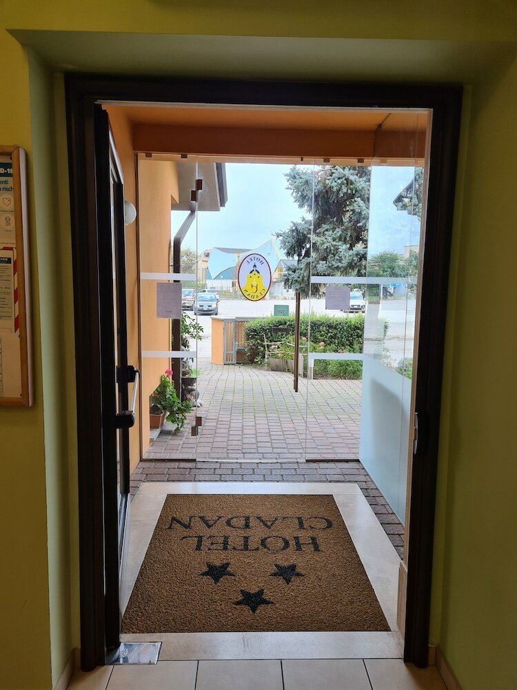 Фото Hotel Cladan