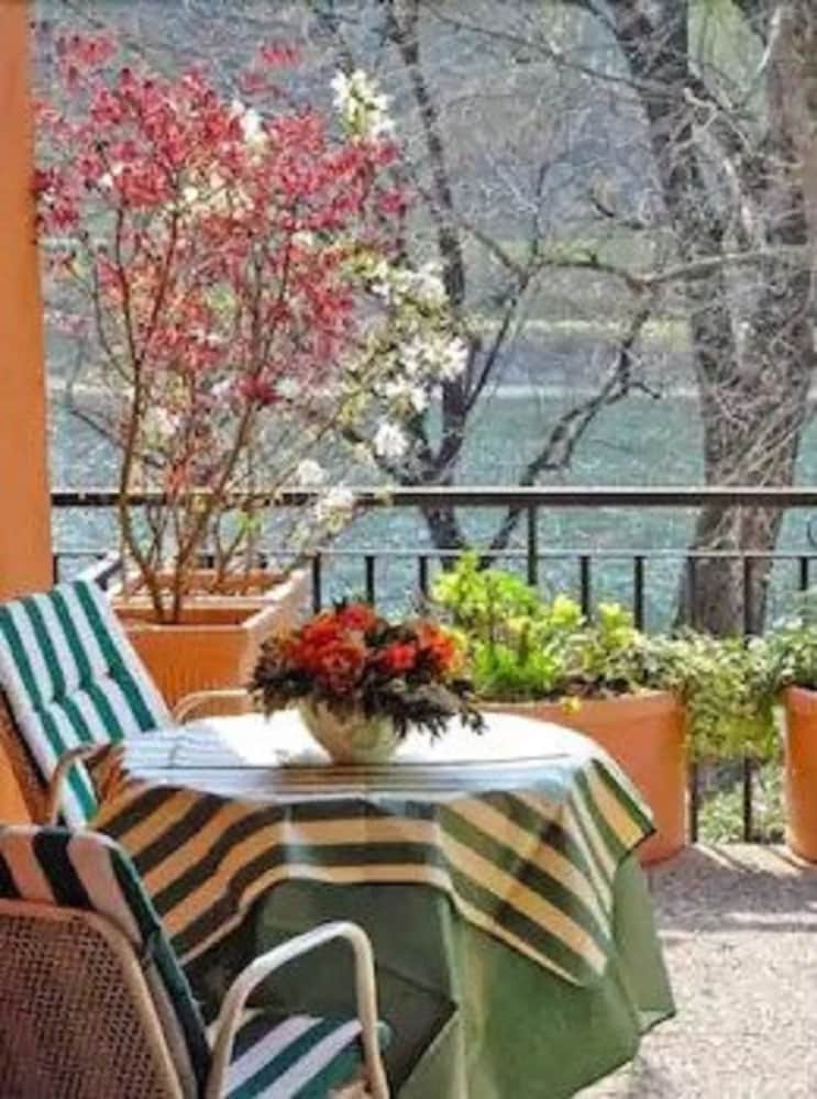 Фото Don Abbondio