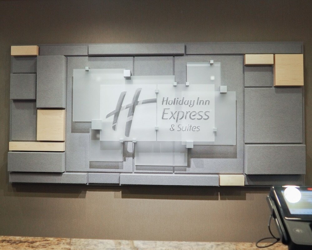 Фото Holiday Inn Express & Suites Blacksburg - University Area, an Ihg Hotel