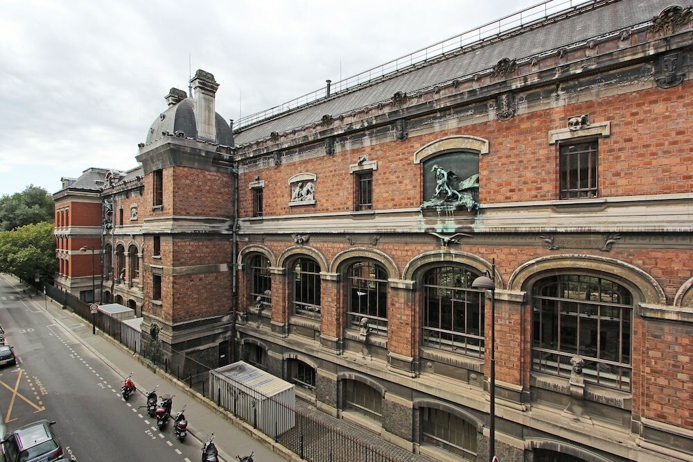 Фото Short Stay Group Museum View Serviced Apartments