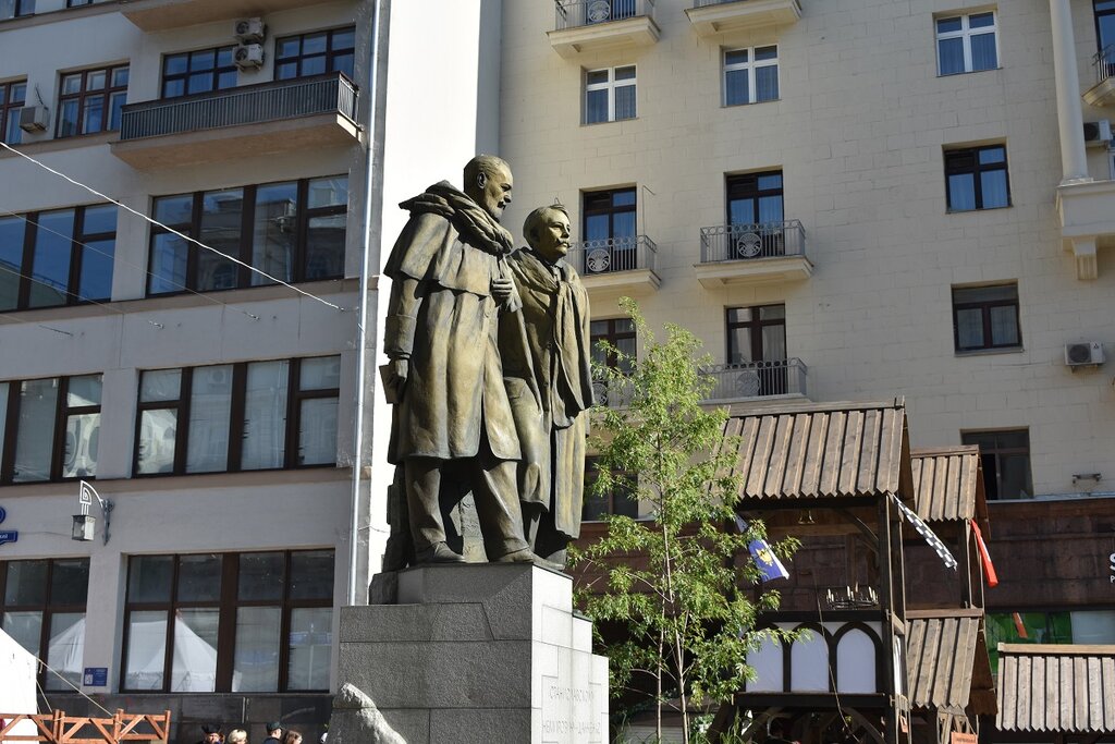 Памятник, мемориал Станиславский и Немирович-Данченко, Москва, фото