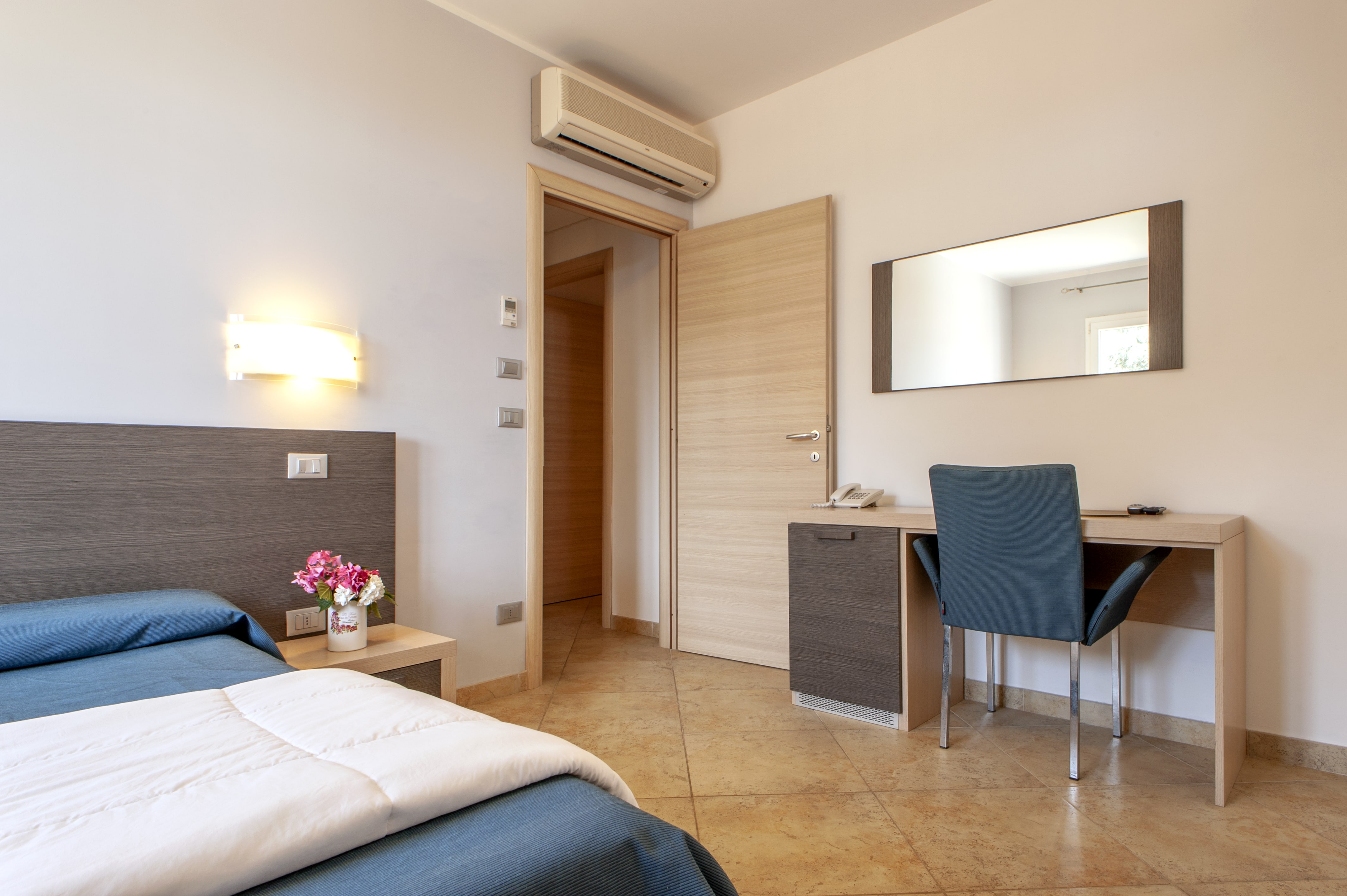 Фото Hotel Villa Lo Scoglietto