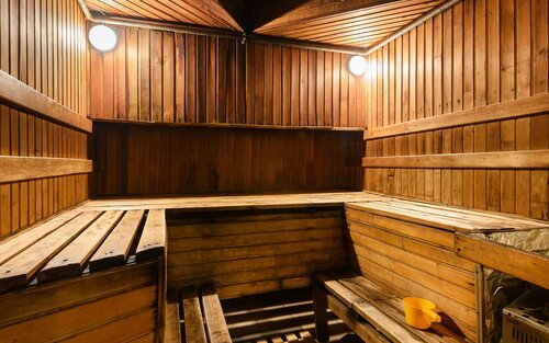 Жұмыстағы қыздардың жалаңаш суреттері