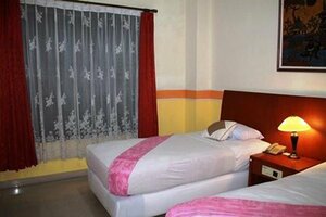 New Siliwangi Hotel & Restaurant (Central Java, Semarang, Jalan Mgr. Soegijapranata), hotel