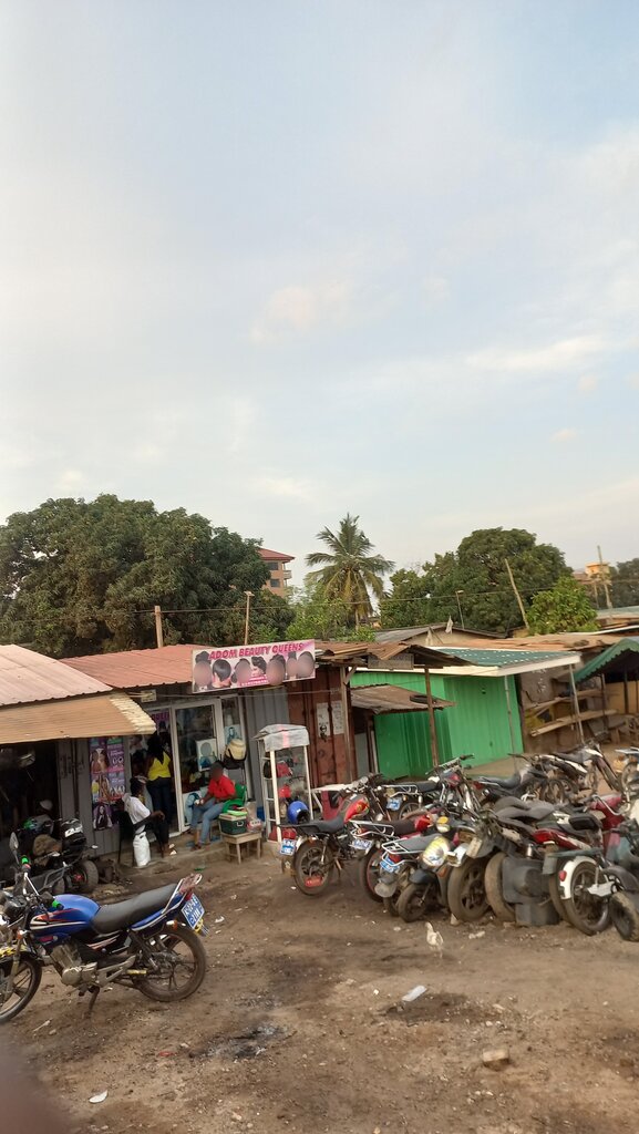 Beauty salon Adom beaty queen, Accra, photo