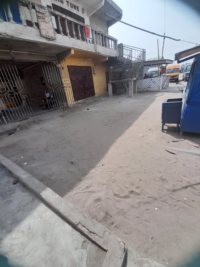 Music store Big Tune, Accra, photo