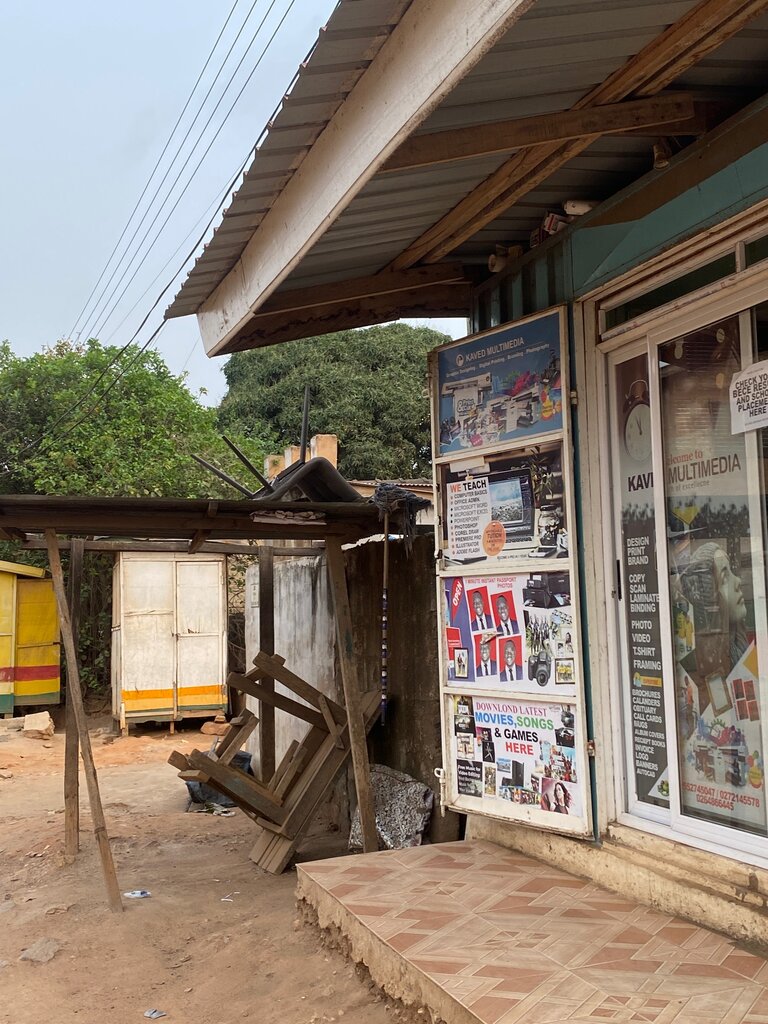 Graphic design studio Kaved Multimedia, Accra, photo