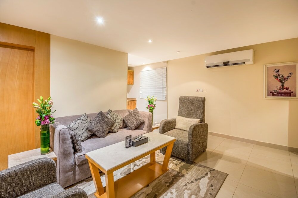 Фото Nayyara Specialist