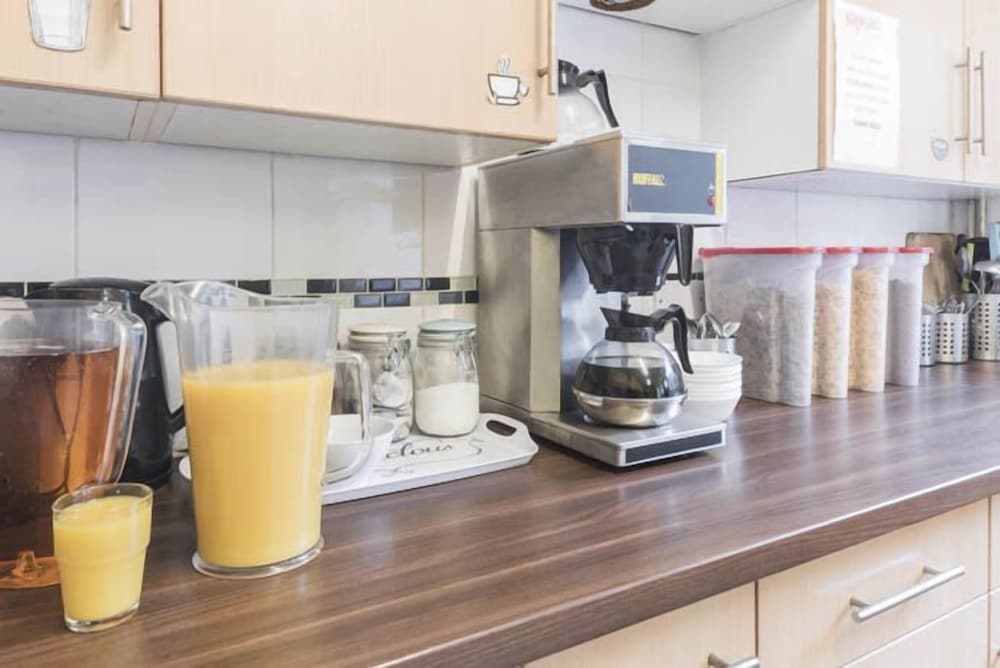 Фото Nomad Backpackers