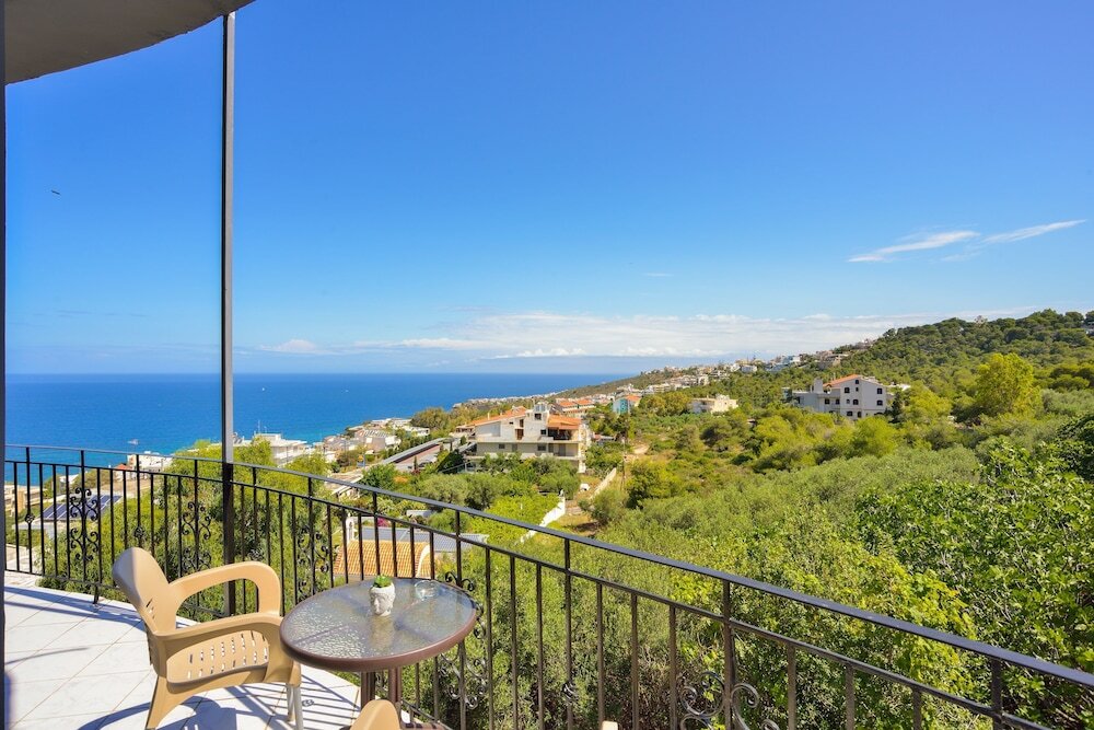 Фото Loucerna Suites Chania