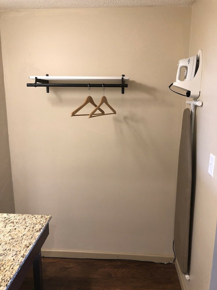 Фото Allen Park Motor Lodge