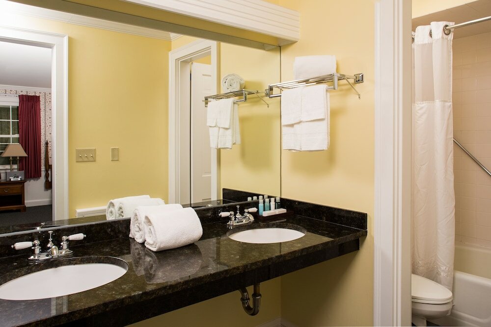 Фото Old Sturbridge Inn and Reeder Family Lodges