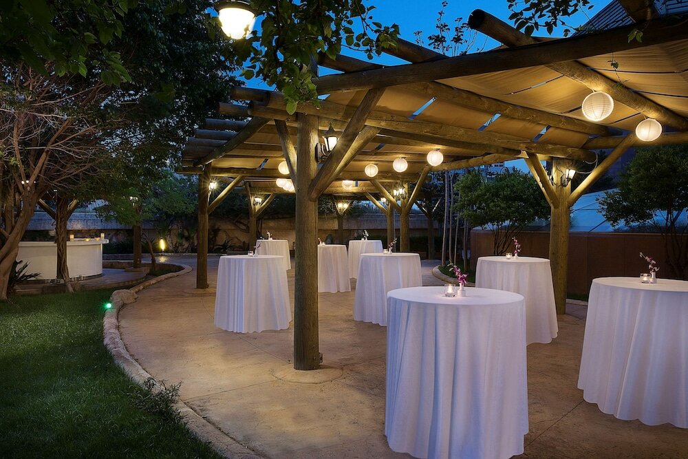 Фото Hilton Beirut Habtoor Grand