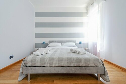 Гостиница Sant'Orsola Colorful Huge Apartment в Болонье