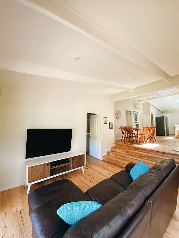 Фото Wonboyn Cabins & Caravan Park