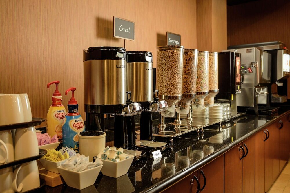 Фото Embassy Suites by Hilton Minneapolis North