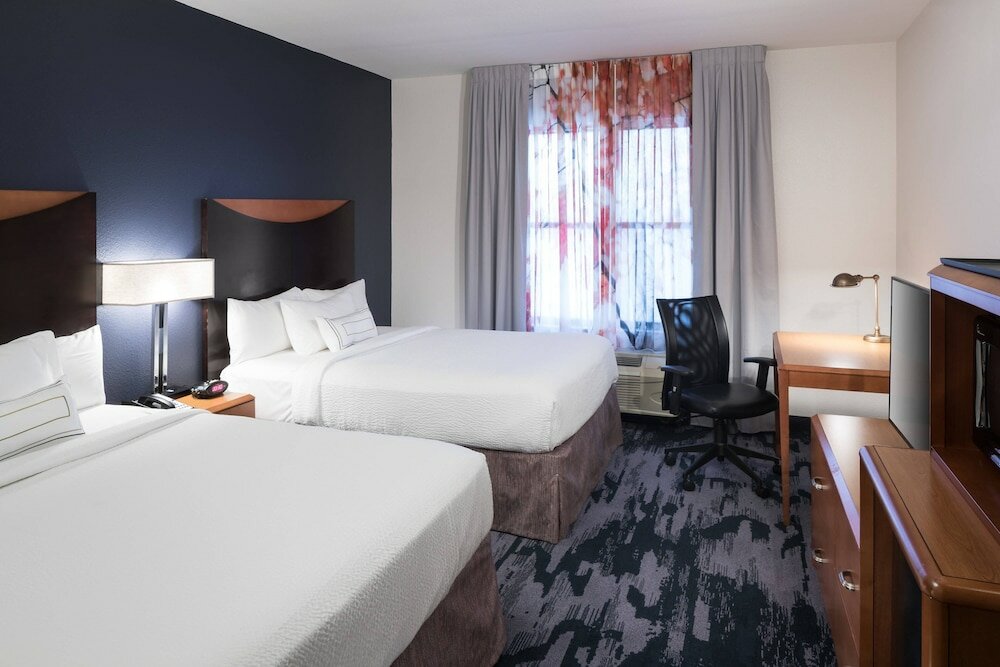 Фото Fairfield Inn & Suites by Marriott Orlando at SeaWorld