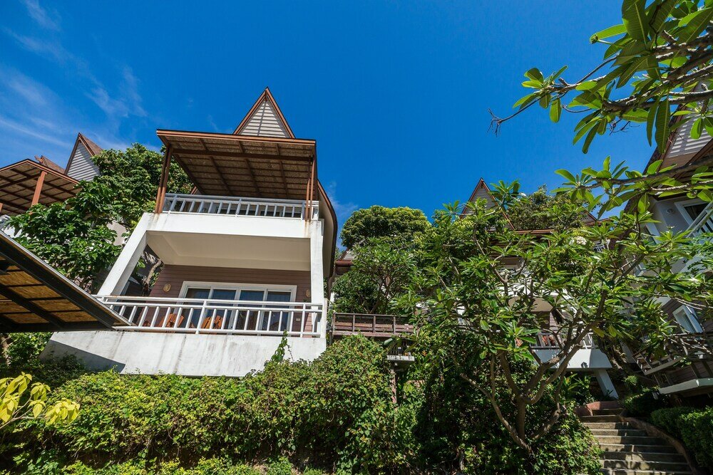 Фото Cocohut Beach Resort & SPA