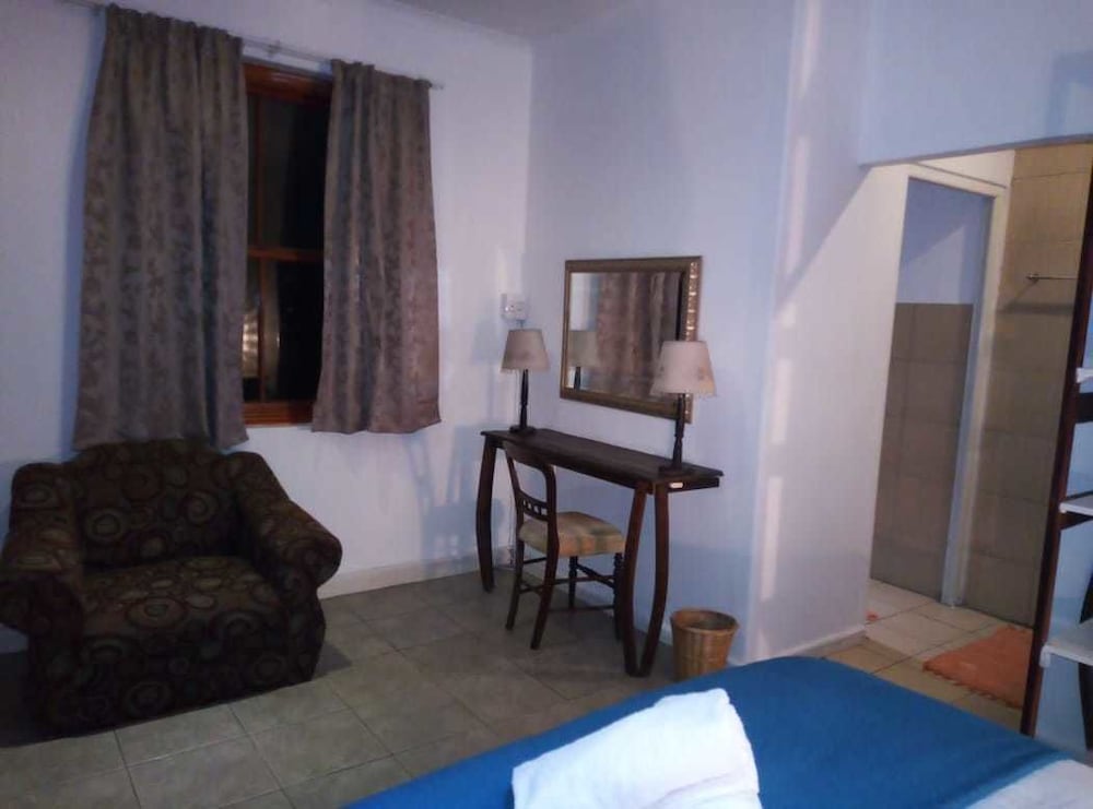 Фото Bread & Barrel Bellville Guesthouse