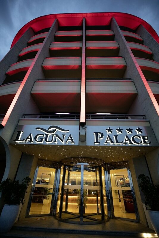 Гостиница Laguna Palace Hotel в Градо