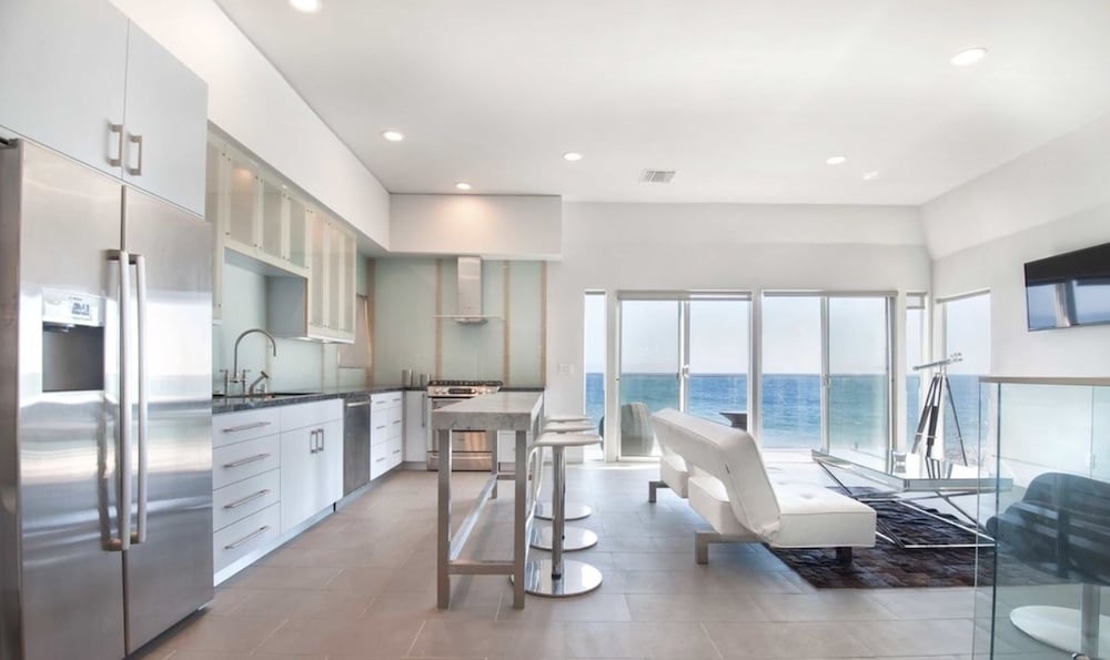 Фото Malibu Ocean Front Villa