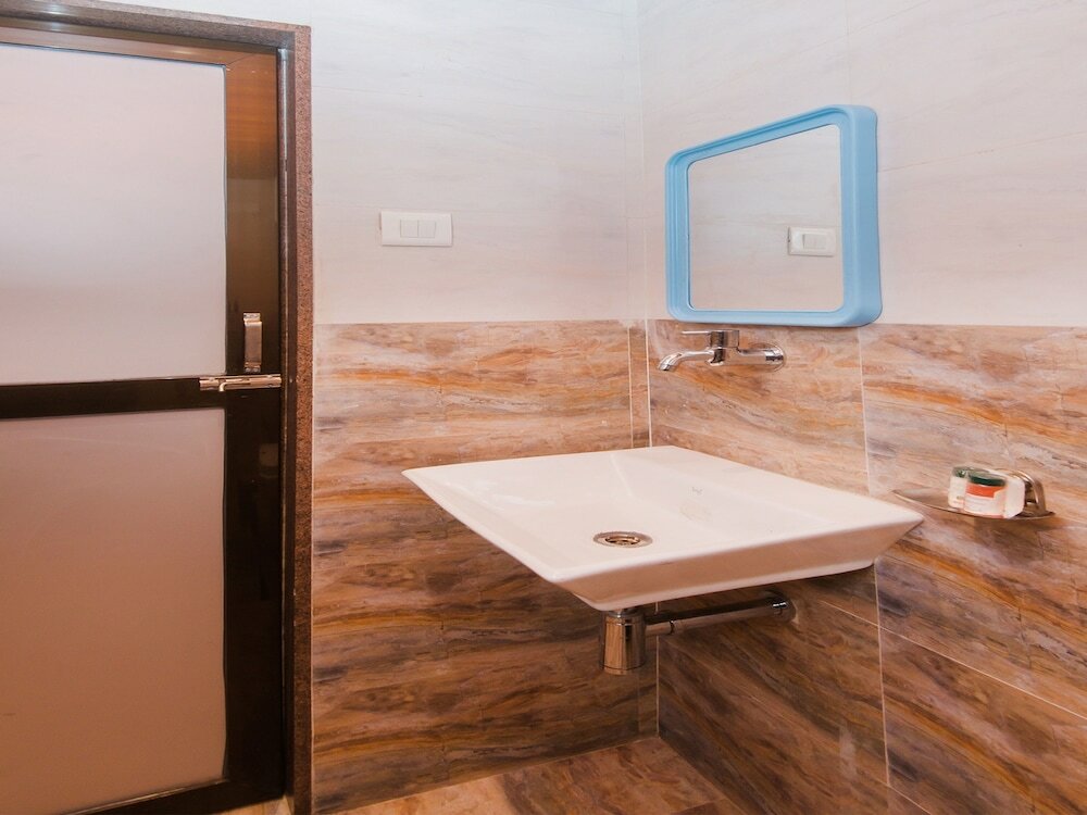 Фото Oyo 12894 Bunty Residency