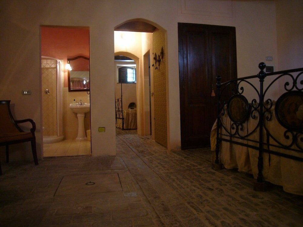 Фото Borgo Storico Cisterna