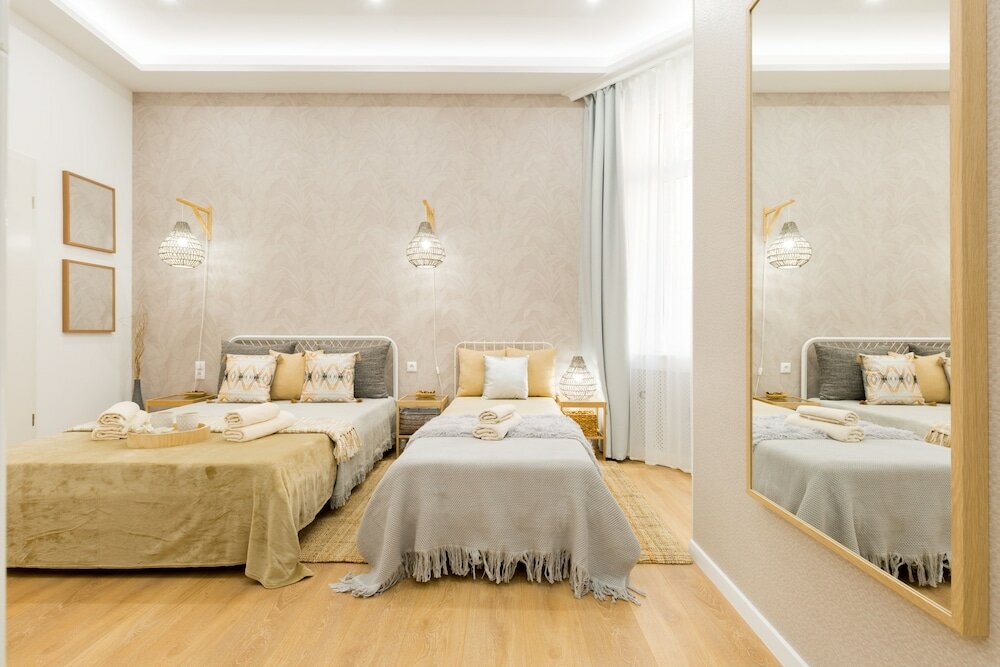 Фото Budapest Holidays Fashion