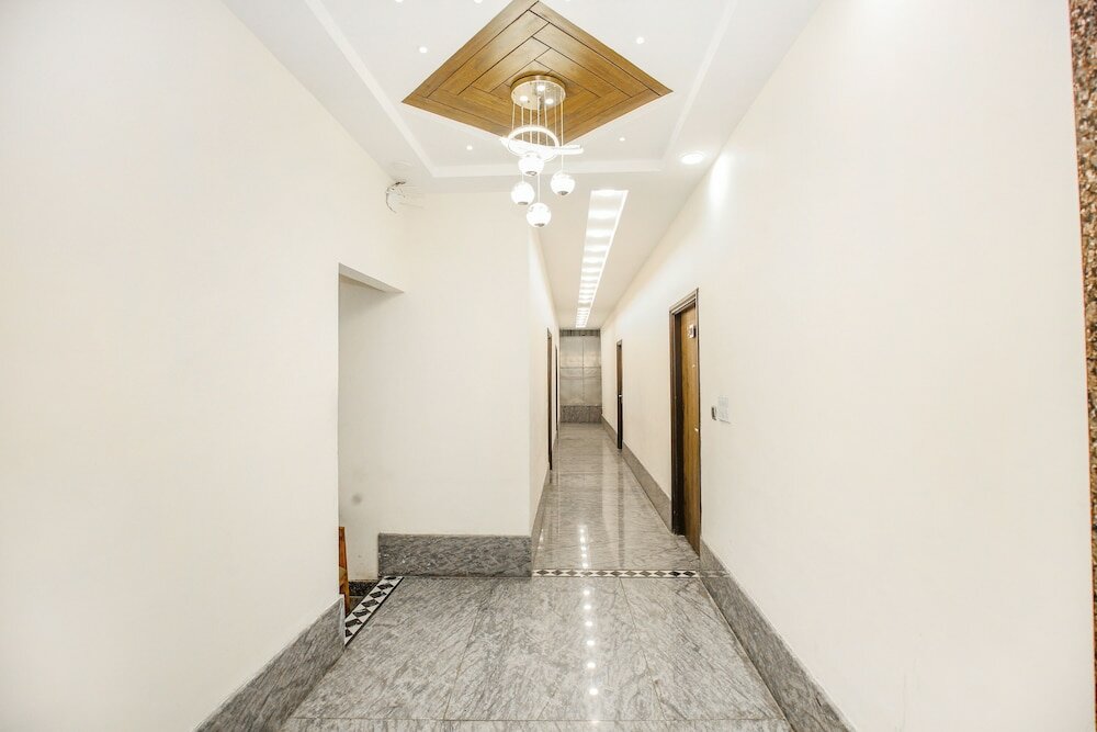 Фото Hotel Karan Residency