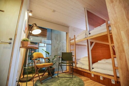 Гостиница Tinys Yokohama Hinodecho - Campground - Hostel в Йокогаме