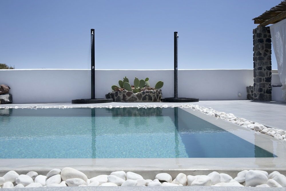 Фото June Twenty Suites