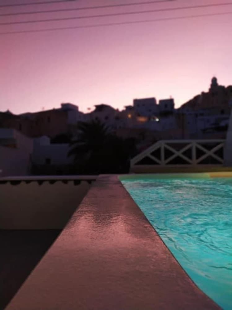 Фото Linos Suites