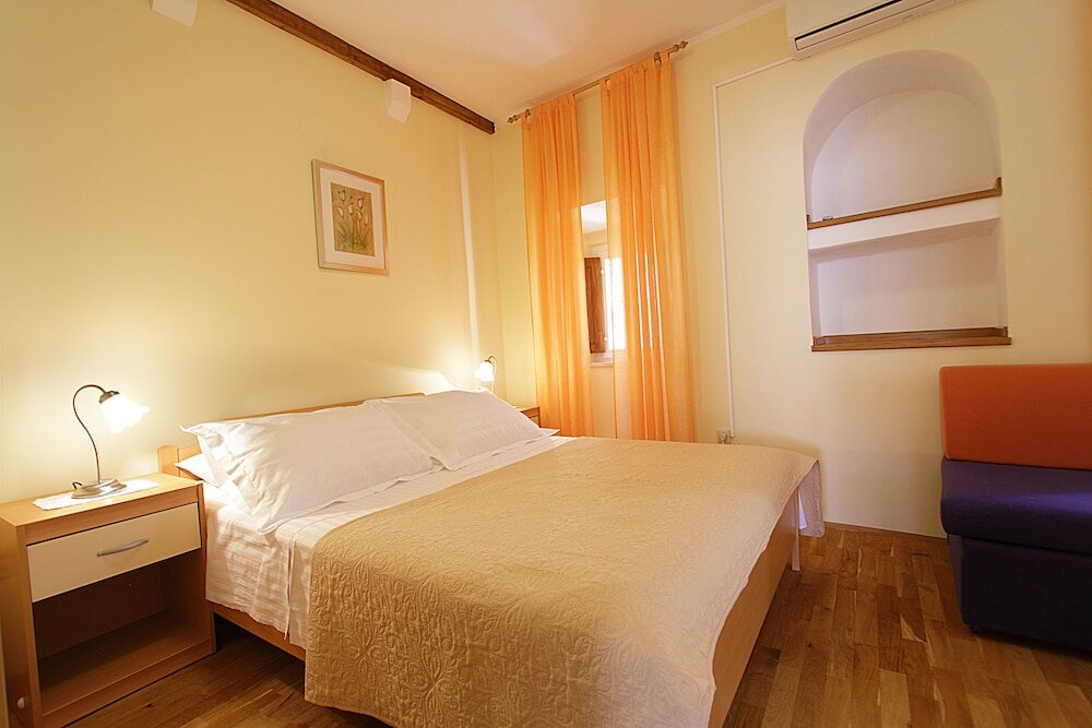 Фото Apartments Kovac Old Town