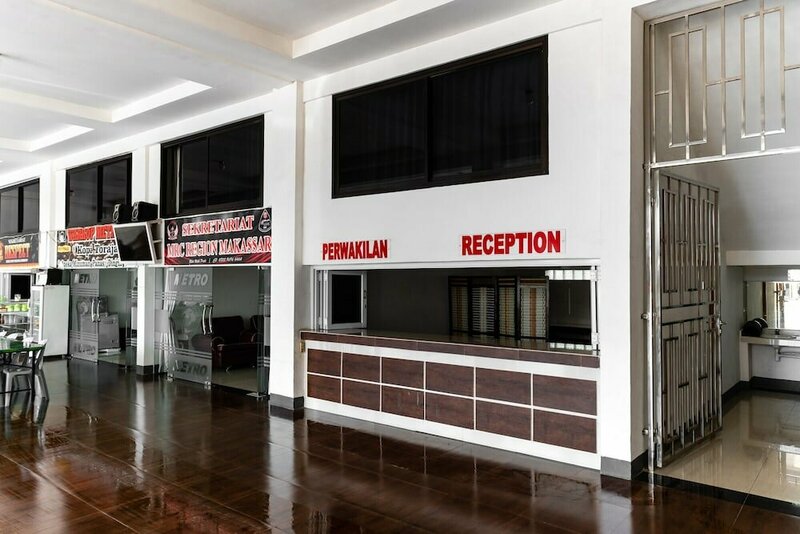 Гостиница RedDoorz near Makassar Town Square 2