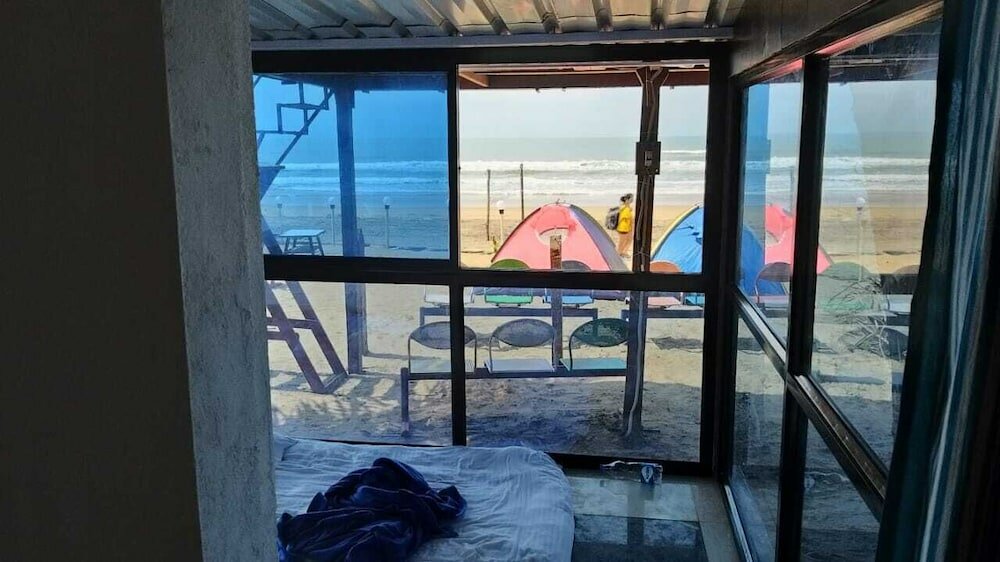 Фото R K Beach Cottage