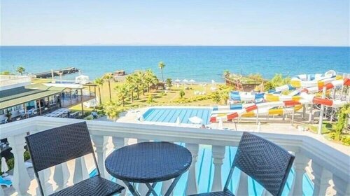 Гостиница Issos Otel в Арсузе