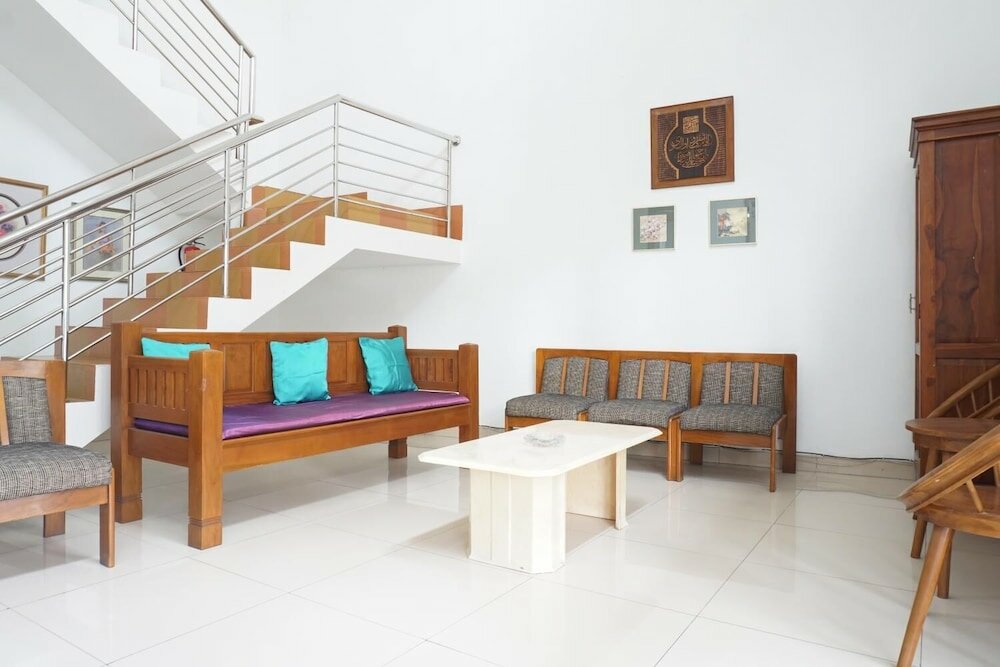 Фото Residences by RedDoorz Syariah @ Buah Batu