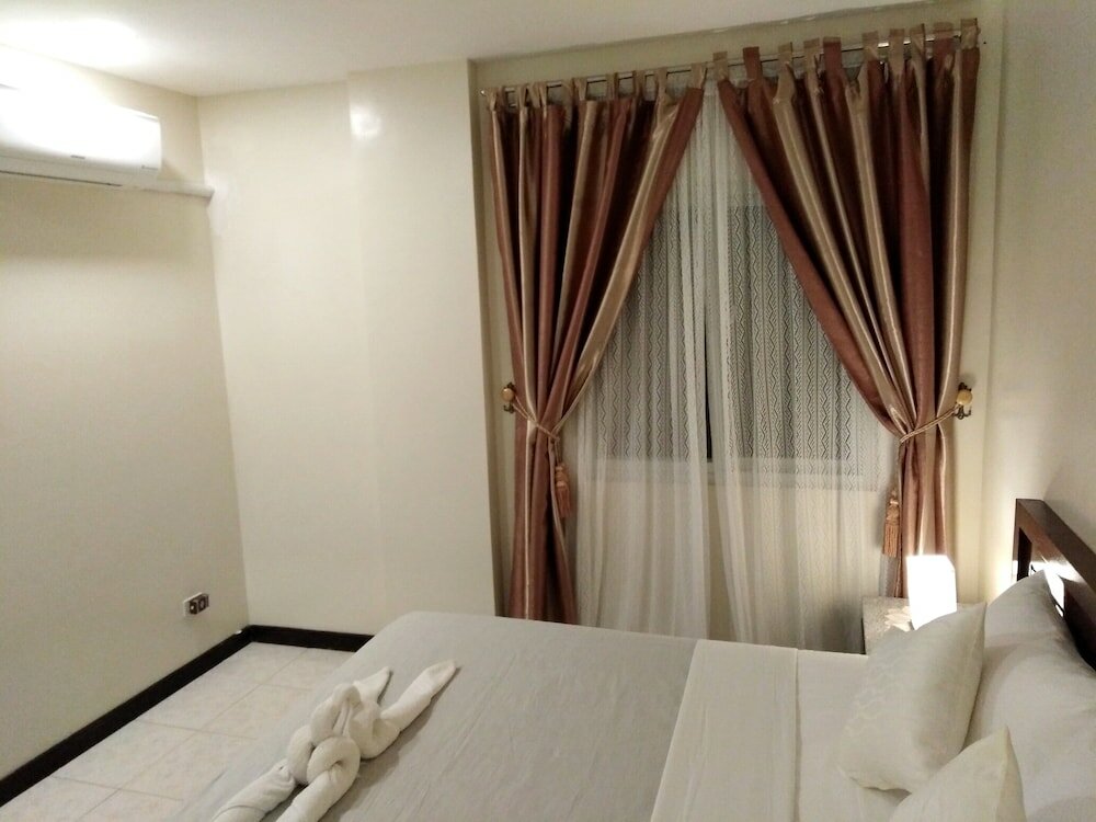Фото Venezia Suites Hotel