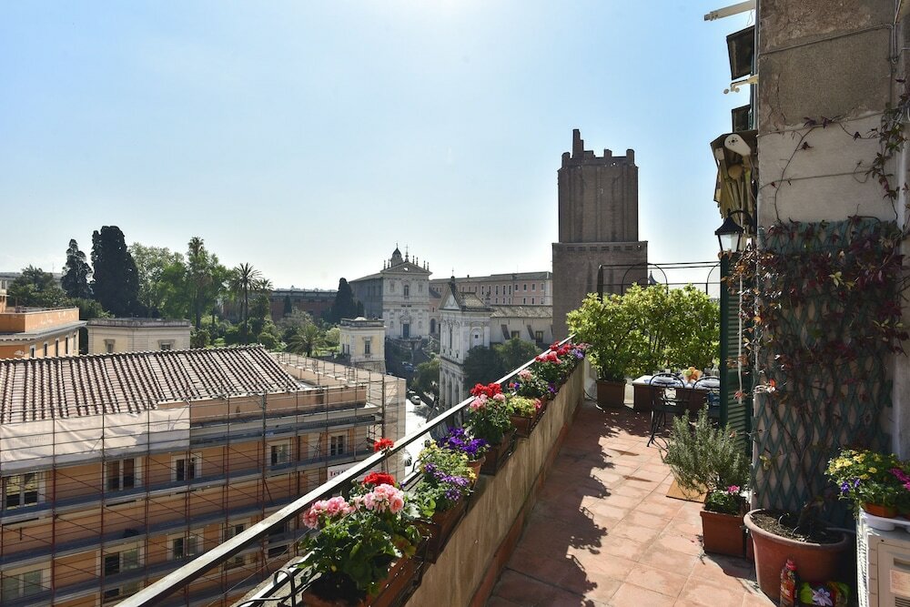 Фото Rome at Your Feet Apartment