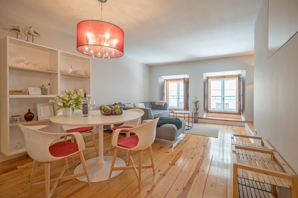 Фото Elegant & Cozy Apartment