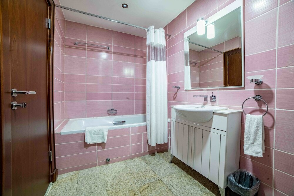 Фото Alphaplus Apartments