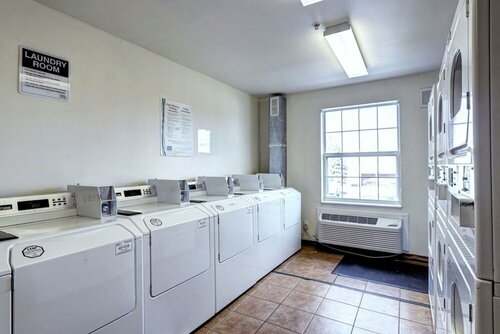 Гостиница Suburban Studios Westminster Denver North в Торнтоне
