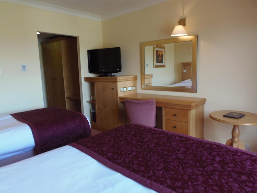 Фото Lakeside International Hotel