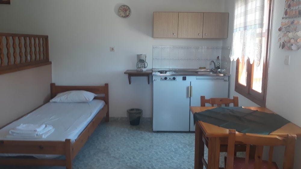 Фото Ambeles Apartments