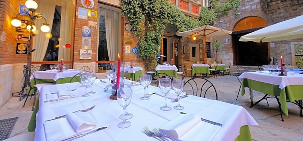 Фото Albergo Ristorante La Rosetta