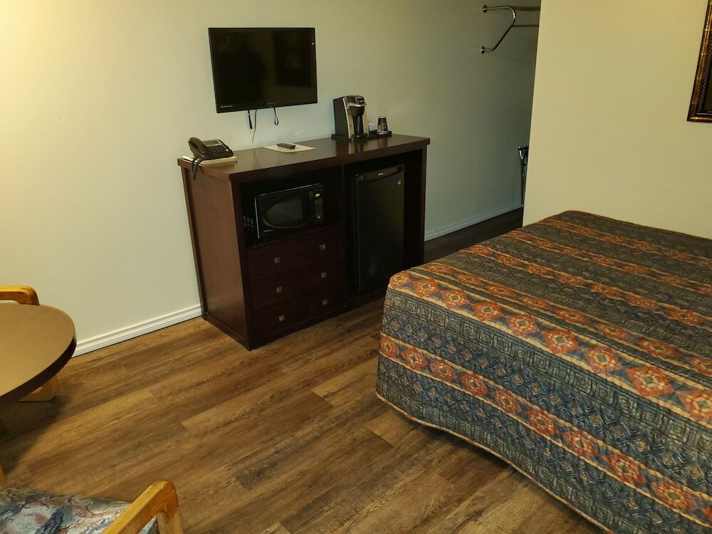 Фото The Battlefords Inn