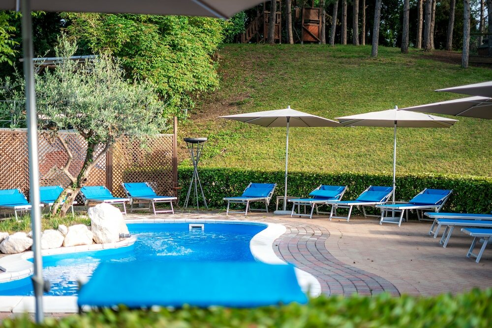 Фото La Valle Dei Caprioli - B&b