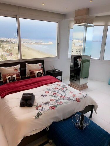 Гостиница Larnaca Seaview Rooms в Ларнаке
